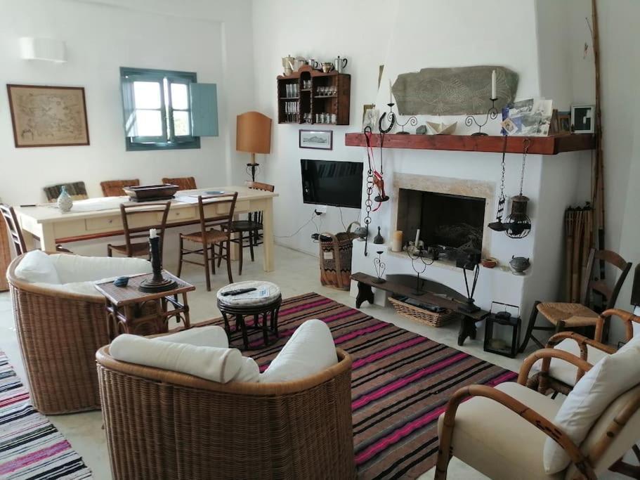 Casa Dei Melograni At Vourlidia Leros Villa Vromolithos Exterior foto